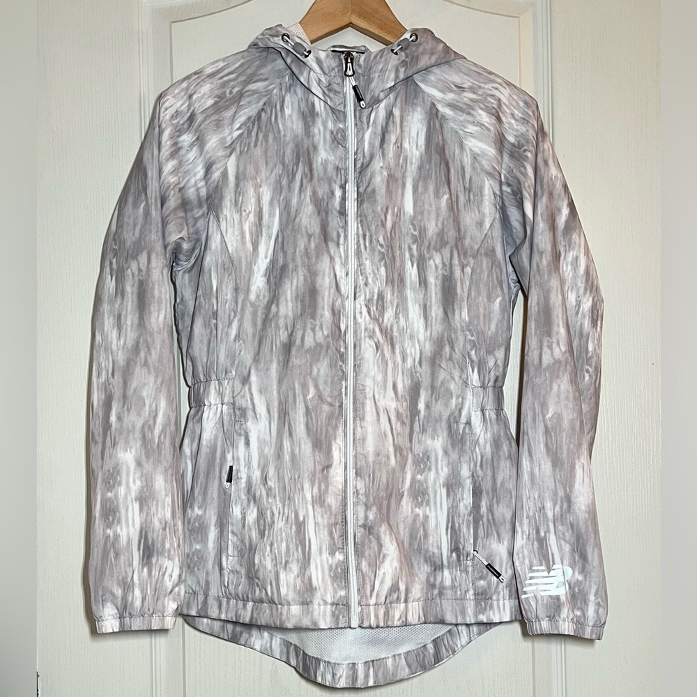 New Balance Reflective Marble Tie Dye Hooded Windbreaker Jacket Size S Packable